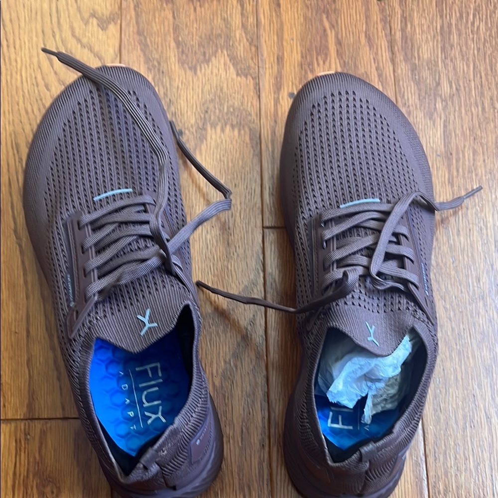 Brown Sneakers with Breathable Mesh and Hidden Laces
